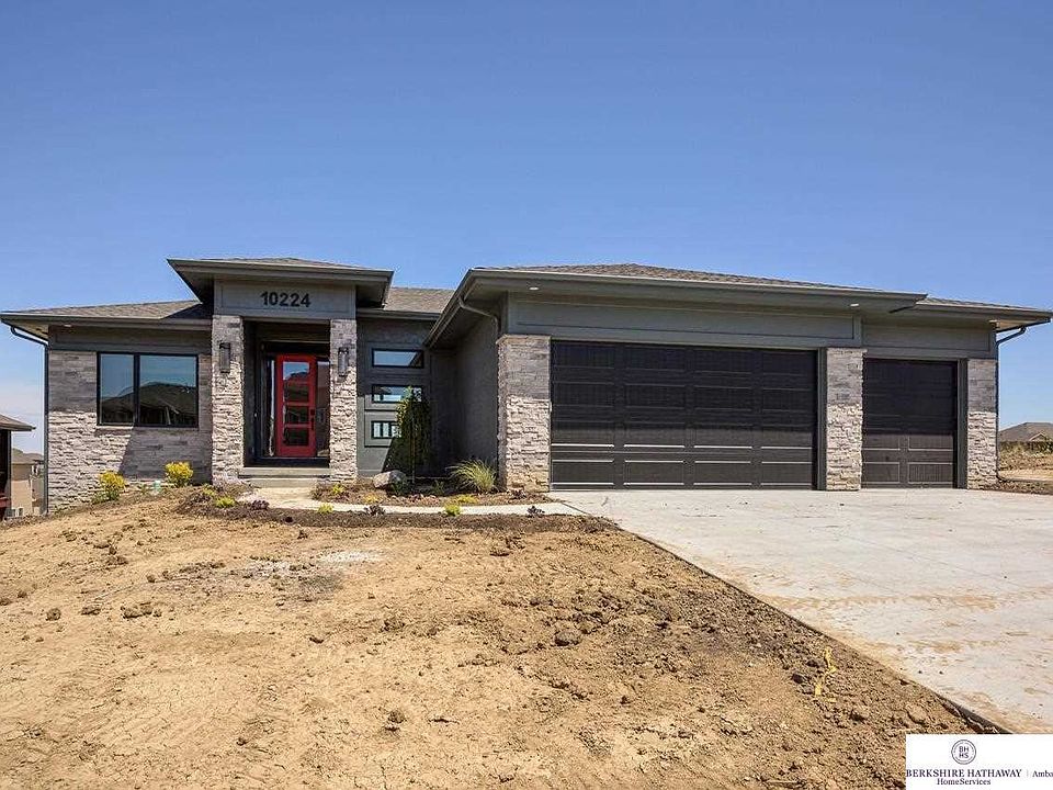 1st image of 10220 Cove Hollow Dr