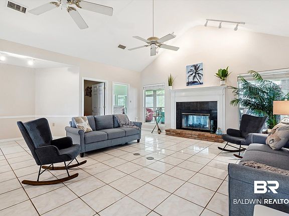 2nd image of 9469 Lakeview Dr