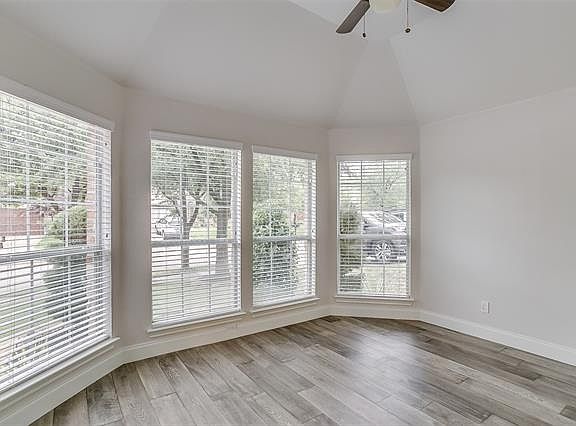 5th image of 4917 Giordano Way
