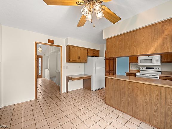 4th image of 24533 Framingham Dr