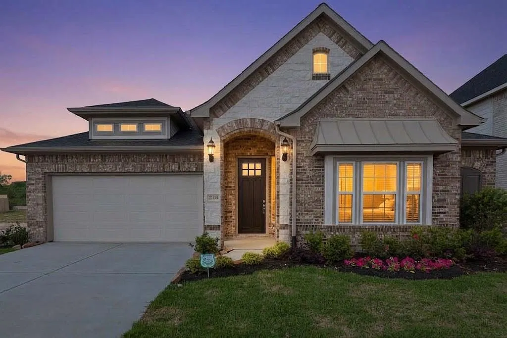 4 bed, 3.0 bath, 2861 sqft, $3,200 — Photo 1