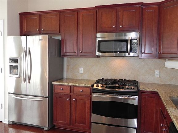 5th image of 1601 River Bend Blvd