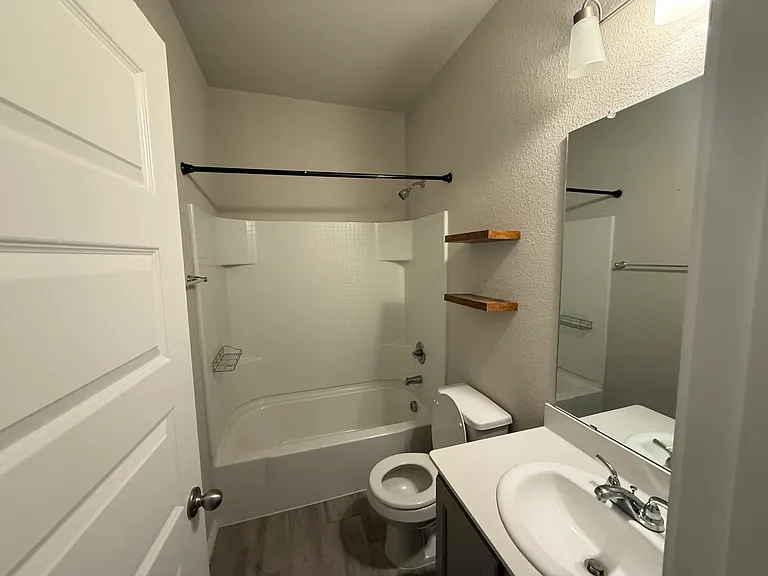 942 Hurstwood Dr — Photo 9