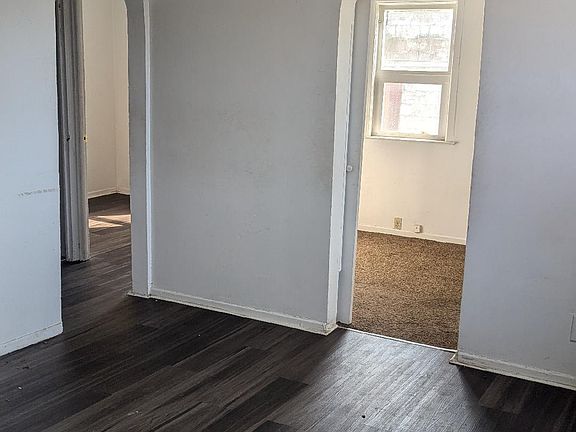4th image of 111 E Dubail Ave