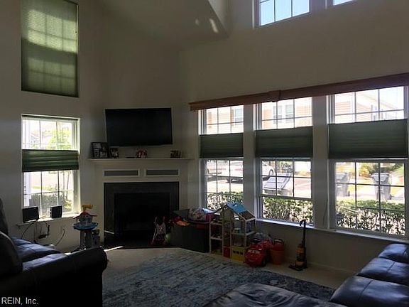 3rd image of 2228 Humphreys Dr