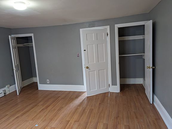 3rd image of 252 E Penn St