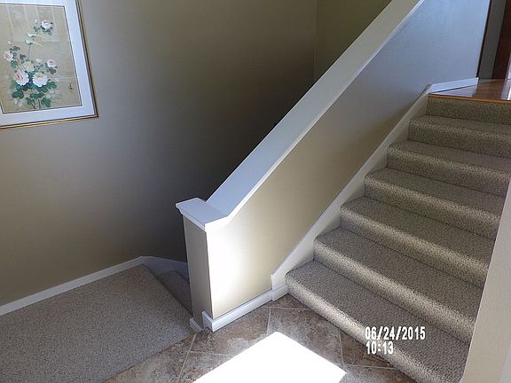 split stairway off entry