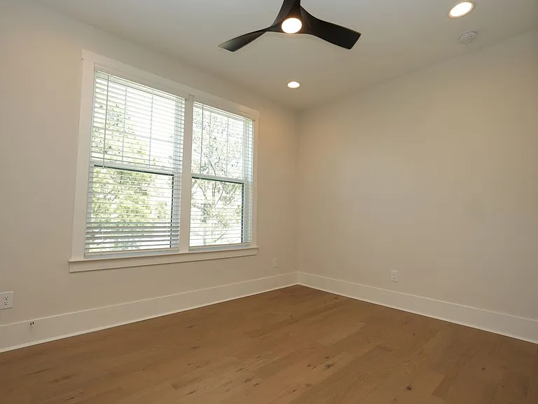1405 Kenilworth Ave — Photo 18
