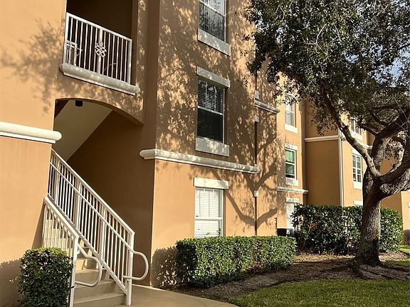 3rd image of 5095 Fairways Cir APT I306