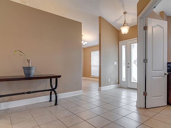 3rd image of 2560 Weeping Willow Ln