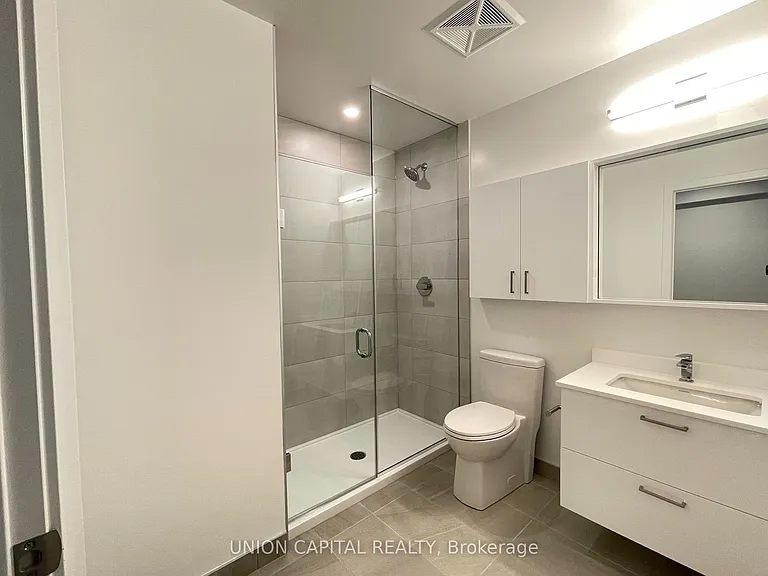 50 Upper Mall Way #1403 — Photo 4