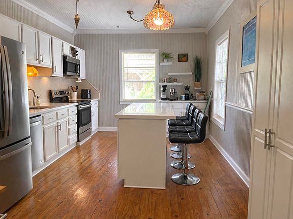 3rd image of 1099 7th Street