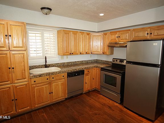4th image of 4433 Stanton St #212