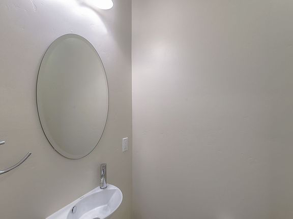 3rd image of 651 Lytton Ave