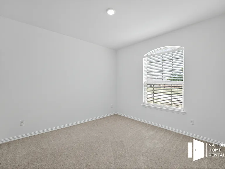 1337 Almond Rd — Photo 11