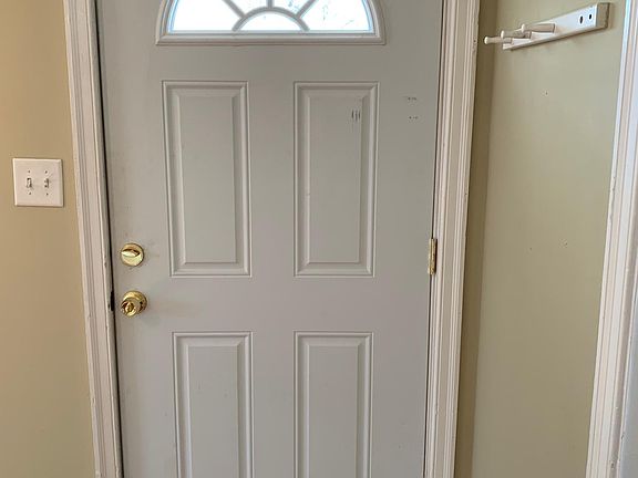 2nd image of 2810 Stratford Dr