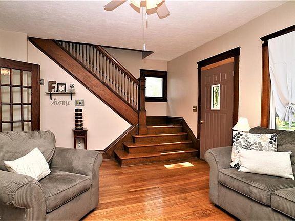 5th image of 298 E College St