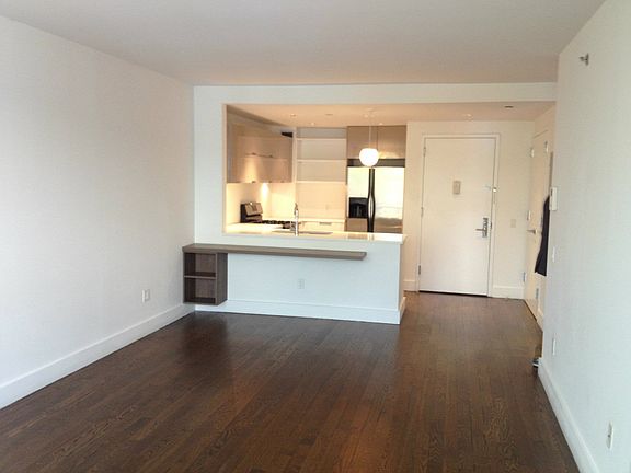 4th image of 160 E 117th St #5B