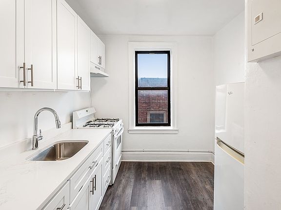 4th image of 39-75 56th St APT 3C