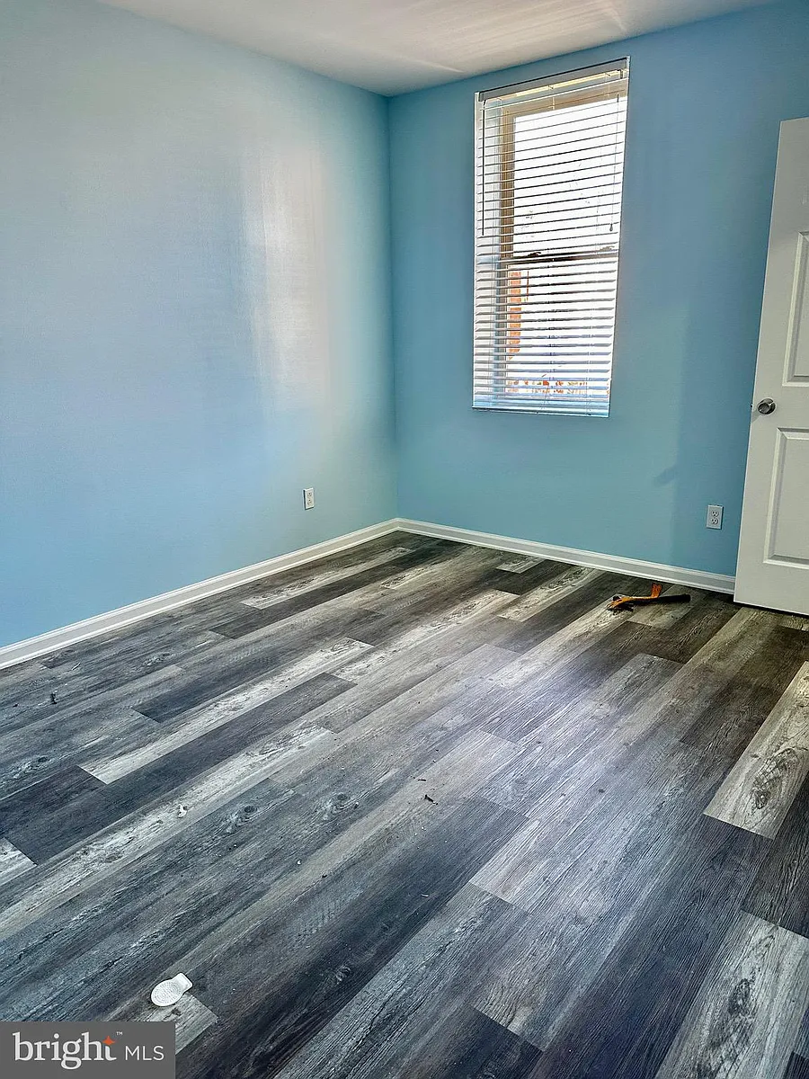 Building Photo - 542 Stanbridge St #1