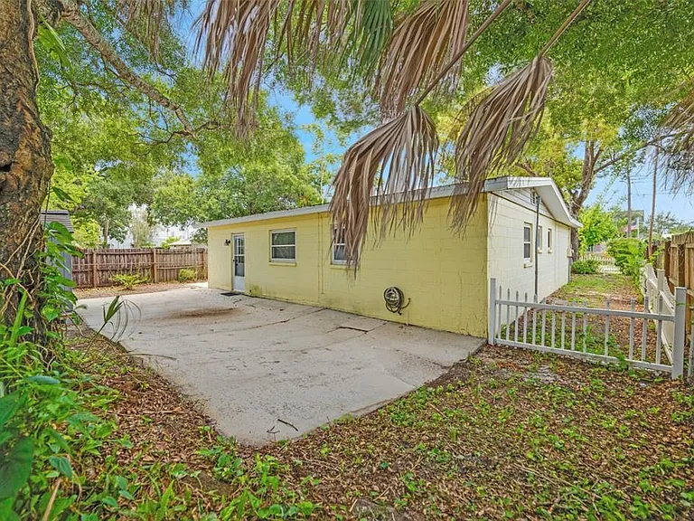 4413 W Rogers Ave — Photo 33