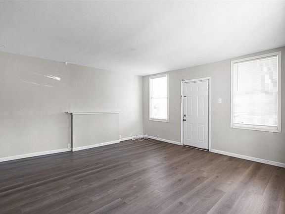 4th image of 251 Wachtel Ave