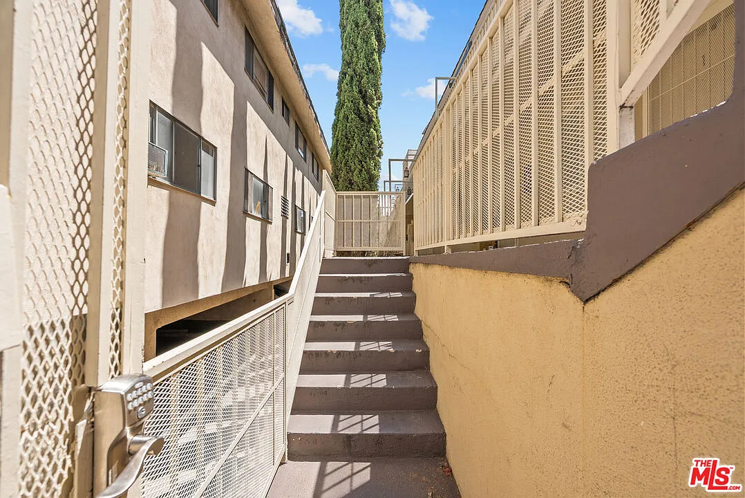 2 bed, 2.0 bath, $2,495 — Photo 3
