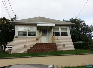 12-72 4th St #1X, Fair Lawn, NJ 07410