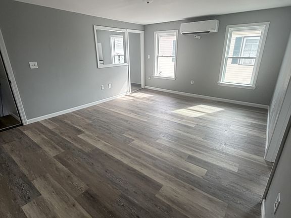 5th image of 1017 Pine St #11633548
