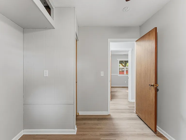 7365 Chennault Dr — Photo 35