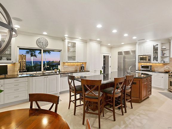 3rd image of 6525 Crystalaire Dr