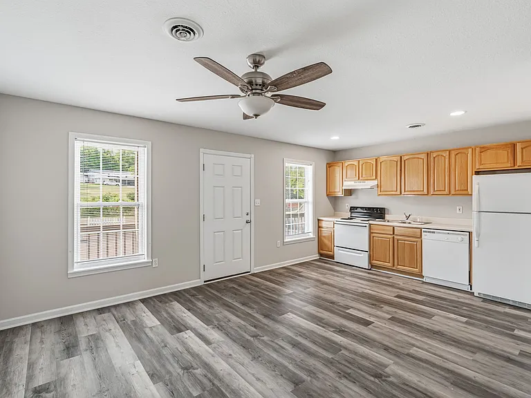 543 S Old Sevierville Pike — Photo 3