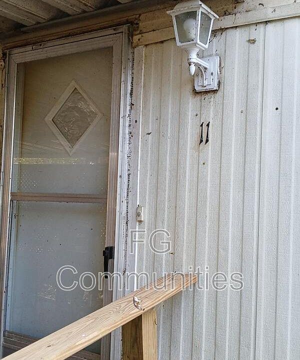 1st image of 11 Outer Park Dr