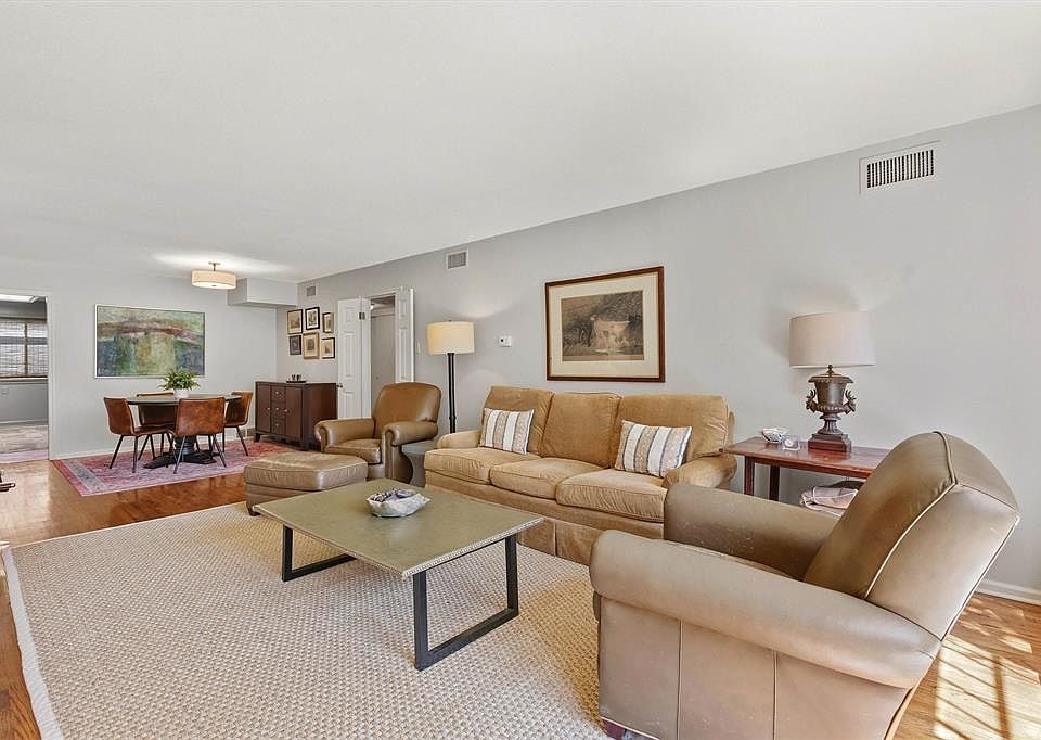 1st image of 4400 Poplar Ave APT 5