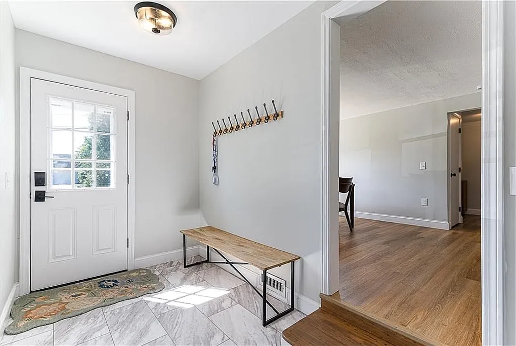 3 bed, 2.0 bath, 1547 sqft, $2,600 — Photo 4