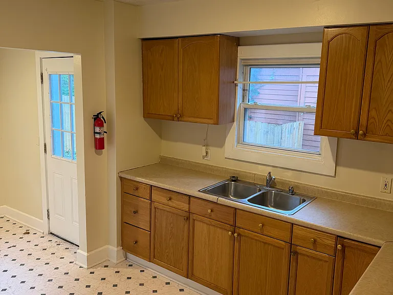 431 Noah Ave — Photo 2