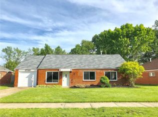 27320 Beech Dr, Euclid, OH