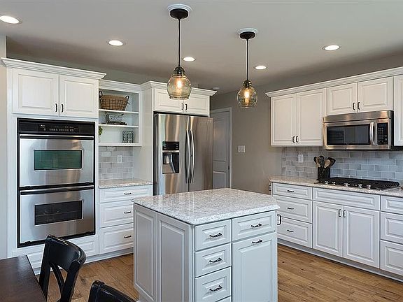 2nd image of 15069 Manor Creek Dr