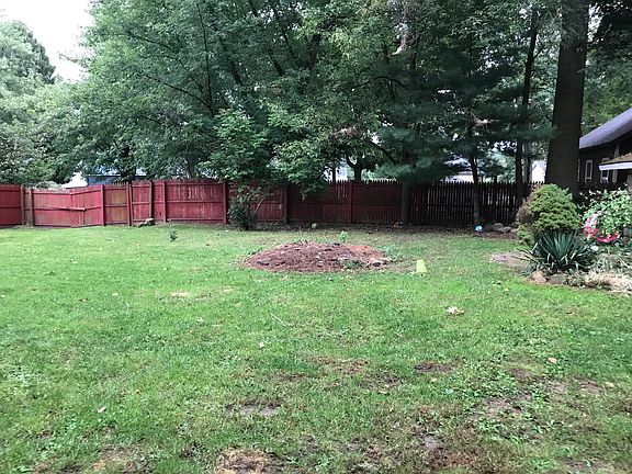 3rd image of 4061 Tarlton Ave