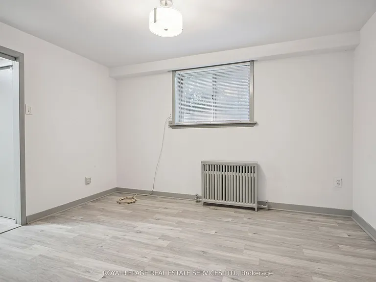 18 33rd St #6 — Photo 16