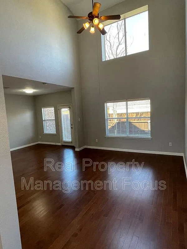 2 bed, 2.5 bath, 1398 sqft, $2,195 — Photo 4