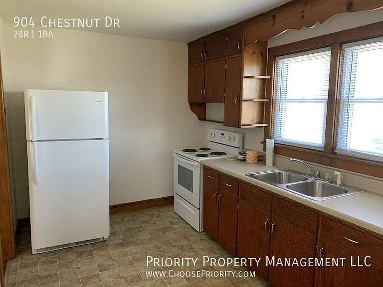 904 Chestnut Dr — Photo 6