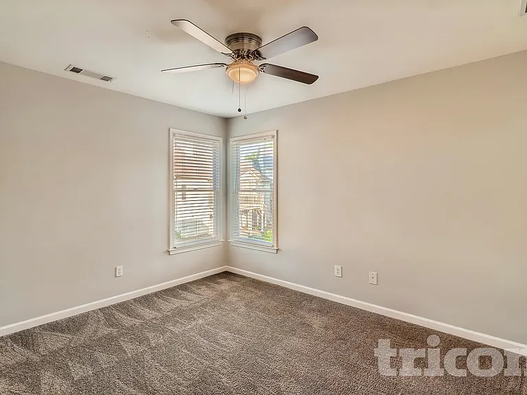 3587 Vern Way NE — Photo 16