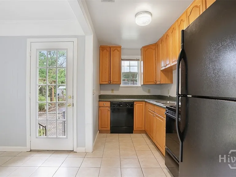317 Oxford Dr — Photo 9