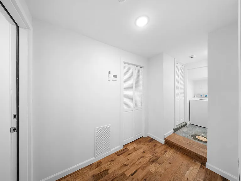 1111 53rd St #BASEMENT — Photo 10