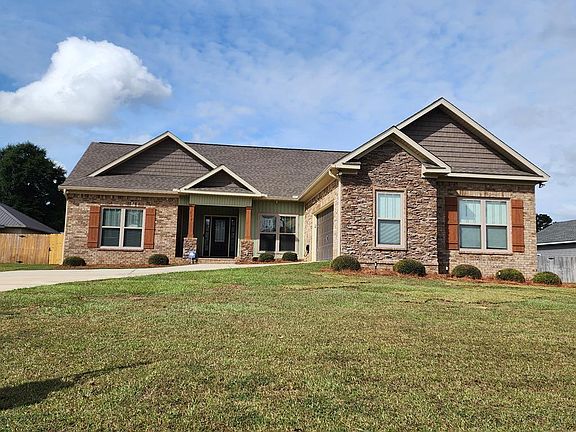 3rd image of 213 Glen Oaks Dr