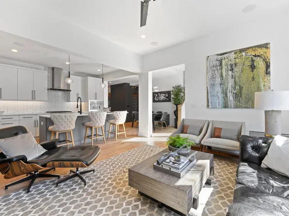 8152 Eden Prairie Rd, Eden Prairie, MN 55347