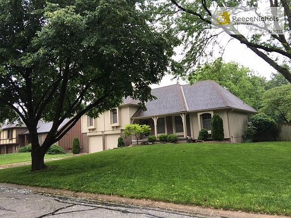 3rd image of 10635 W 102nd Ter
