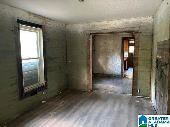 2nd image of 705 Pine St