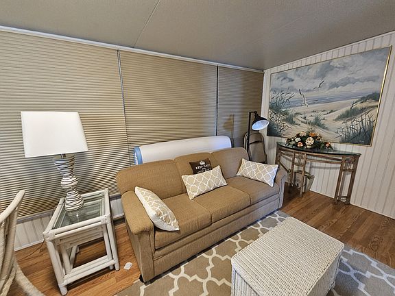 4th image of 7125 Fruitville Rd #1332